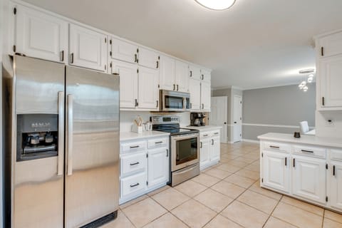 House (5 Bedrooms) | Interior