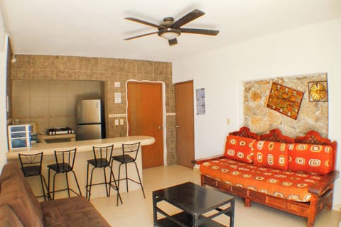 Comfort Apartment, Pool View | Living area