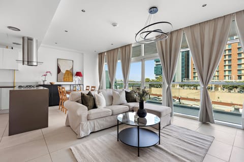 Grand Apartment, 1 King Bed | Interior