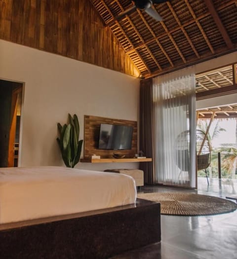 King Suite with Sea View | Premium bedding, in-room safe, blackout drapes, soundproofing