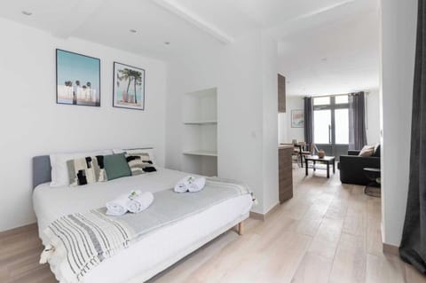 Apartment | 1 bedroom, laptop workspace, iron/ironing board, bed sheets