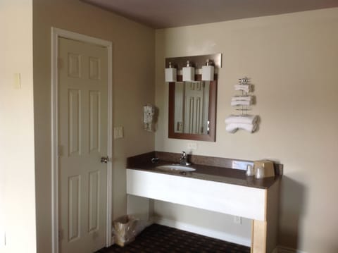 Standard Room, 2 Double Beds | Bed sheets