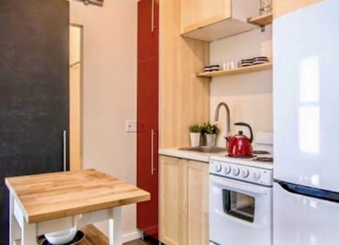 Standard Studio | Private kitchenette