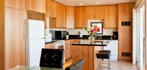 Room 5 3Bdr (Premier Penthouse, Ocean View)  | Private kitchen