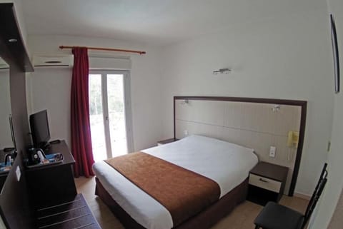 Classic Double Room, Balcony, Sea View | In-room safe, free WiFi