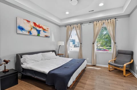 Deluxe House, 3 Bedrooms, Non Smoking, Kitchen | 3 bedrooms, premium bedding, iron/ironing board, WiFi (free)