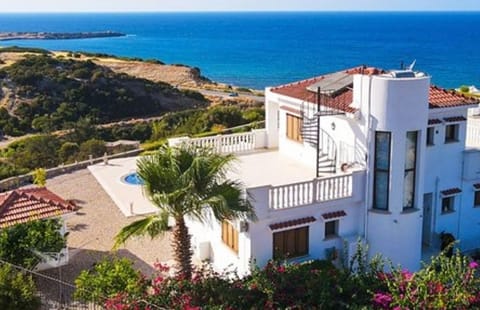 Villa | Exterior