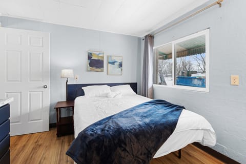 Comfort Double Room | Laptop workspace, free WiFi