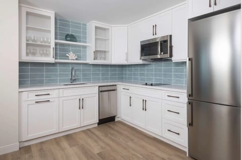 Suite, 1 Bedroom (Gulf View) | Private kitchenette