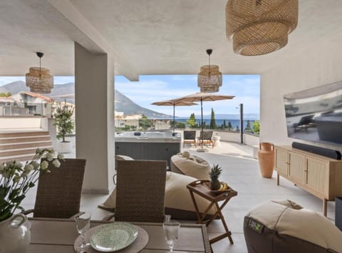 Apartment (Three-Bedroom Penthouse Apartment) | Terrace/patio
