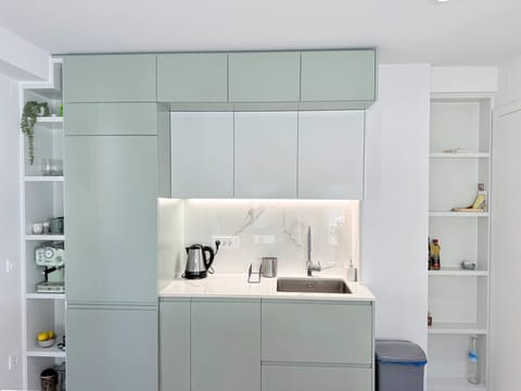 Apartment, 1 Bedroom, Balcony, City View | Interior