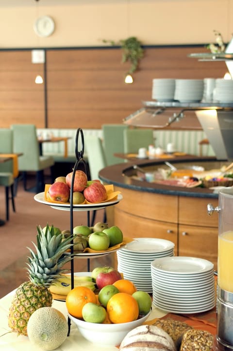 Daily buffet breakfast for a fee
