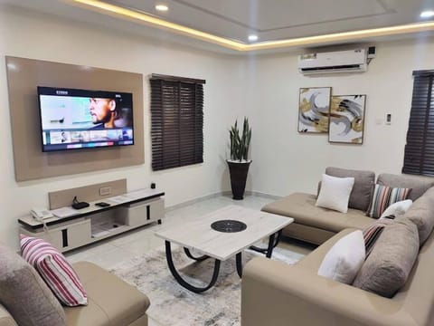 Economy Apartment, Balcony, City View | Living area