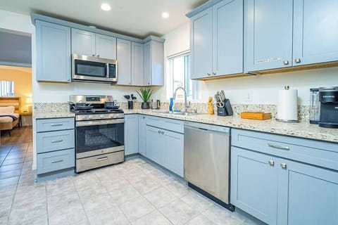 House, 2 Queen Beds, Patio, Garden View (1201 Glendora) | Private kitchen | Coffee/tea maker