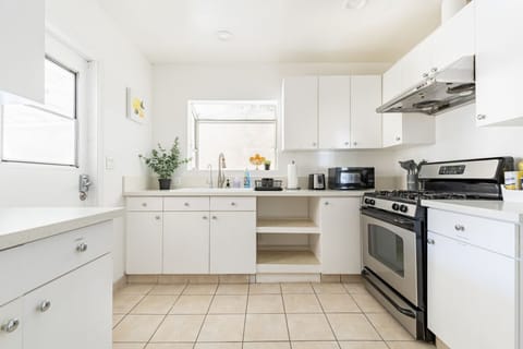 House, Multiple Beds, Patio, Garden View (7931 A, Rosemead) | Private kitchen | Coffee/tea maker, electric kettle