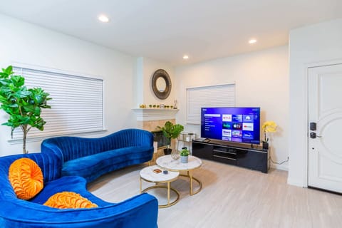 Townhome, Multiple Beds, Patio (46 Pasadena) | Living area