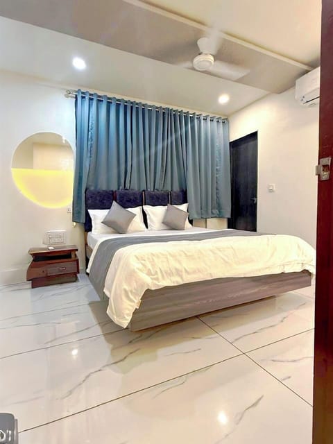 Deluxe Room | Egyptian cotton sheets, premium bedding, WiFi (free), bed sheets
