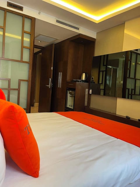 Economy Double or Twin Room | Premium bedding, minibar, in-room safe, desk