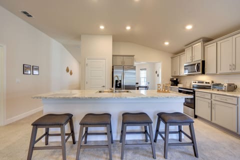 House (3 Bedrooms) | Interior