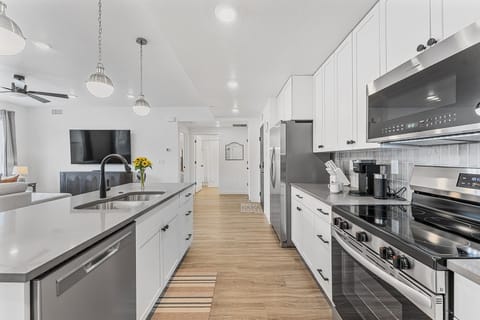 Private kitchen | Fridge, oven, coffee/tea maker, toaster