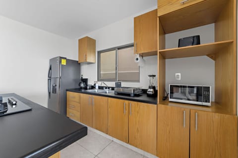 House, 4 Bedrooms, Lake View | Private kitchen