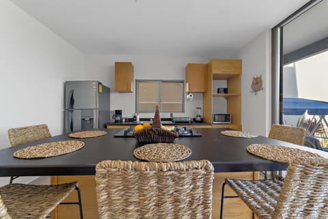 House, 4 Bedrooms, Lake View | Dining room