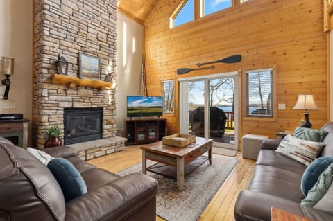 Villa #14 - 5 Bedrooms, 3.5 Bathrooms | Living area | Flat-screen TV, fireplace