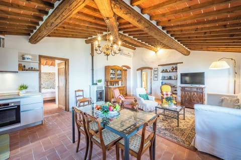 Comfort Apartment, Vineyard View | Living area