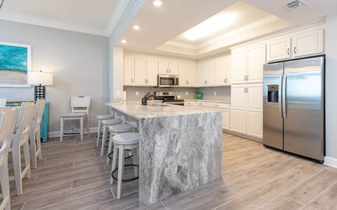 Condo, 3 Bedrooms | Private kitchen | Fridge, oven, coffee/tea maker