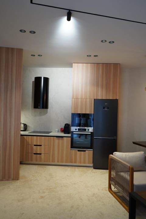 Electric kettle, toaster