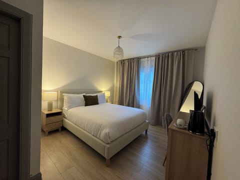 Superior Double Room | Desk, iron/ironing board, free WiFi