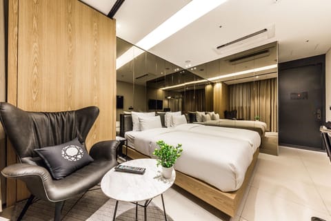 Deluxe Twin Room | Desk, laptop workspace, free WiFi