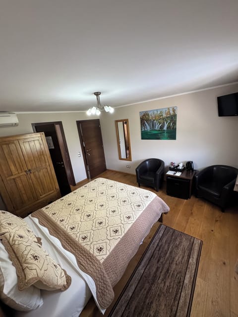Comfort Double Room, Garden View | In-room safe, desk, blackout drapes, free WiFi