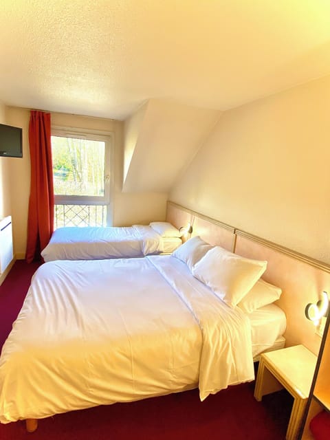 Classic Twin Room | Premium bedding, desk, soundproofing, iron/ironing board