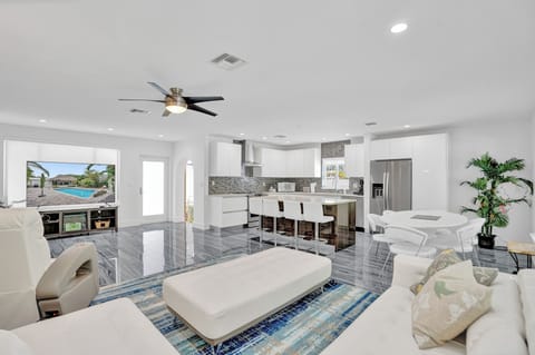 House, Pool View | Living area