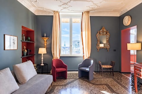 Standard Apartment, 4 Bedrooms, Air conditioning, Sea Facing (Precious House Genova Porto Antico) | Living area | Smart TV