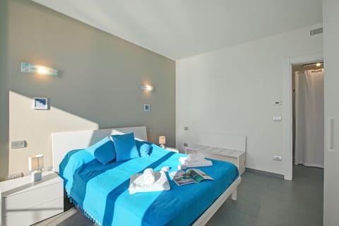 Family Apartment, 2 Bedrooms, Balcony, Lakeside (Sogno Sul Lago, Lakefront Balcony) | 2 bedrooms