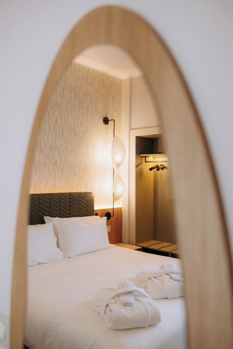 Junior Suite, 1 Double Bed | Minibar, in-room safe, desk, laptop workspace