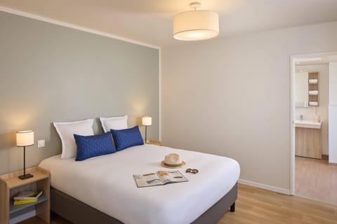4 adults - 1 queen-size bed and 1 sofa bed | Free cribs/infant beds, free WiFi, bed sheets, wheelchair access