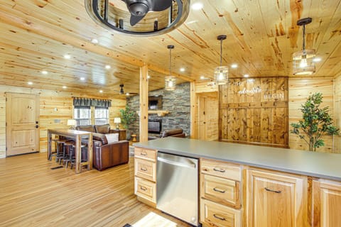 House (3 Bedrooms) | Interior