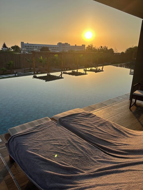 Superior Double Room, Sea View | Premium bedding, minibar, in-room safe, individually decorated