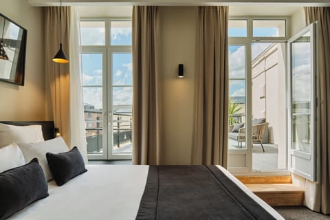 Panoramic Double Room, Courtyard View | In-room safe, desk, laptop workspace, blackout drapes