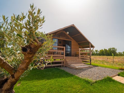 Premier Tent, Garden View | Free WiFi