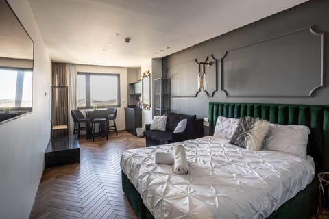 Panoramic Double Room, City View, Tower | Free WiFi, bed sheets
