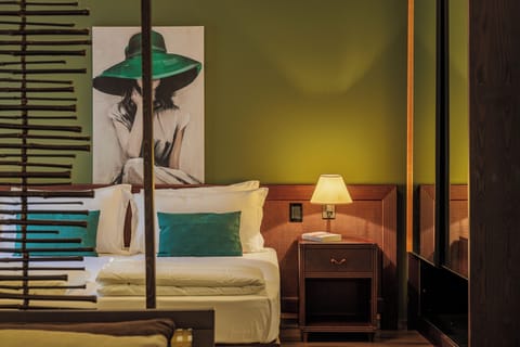 Desk, laptop workspace, free WiFi, bed sheets