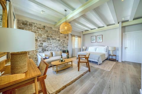 Luxury Room | Blackout drapes, soundproofing, free WiFi, bed sheets