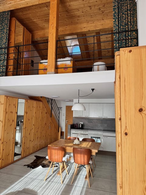 Capricorn 2.5 Zimmer Nr. 22 | Living area | 17-inch flat-screen TV with satellite channels