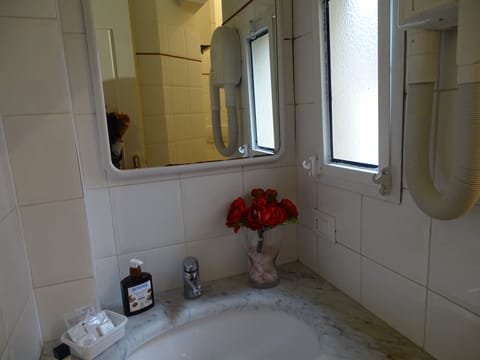 Comfort Room | Bathroom | Shower, hair dryer, towels, soap