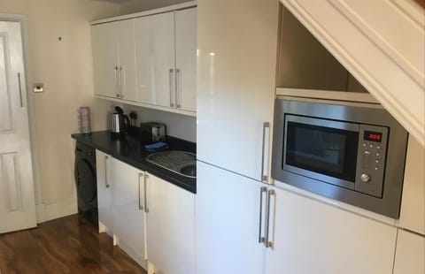 House | Private kitchen | Fridge, microwave, oven, stovetop