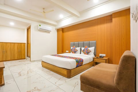 Premium Room | Egyptian cotton sheets, premium bedding, pillowtop beds, in-room safe